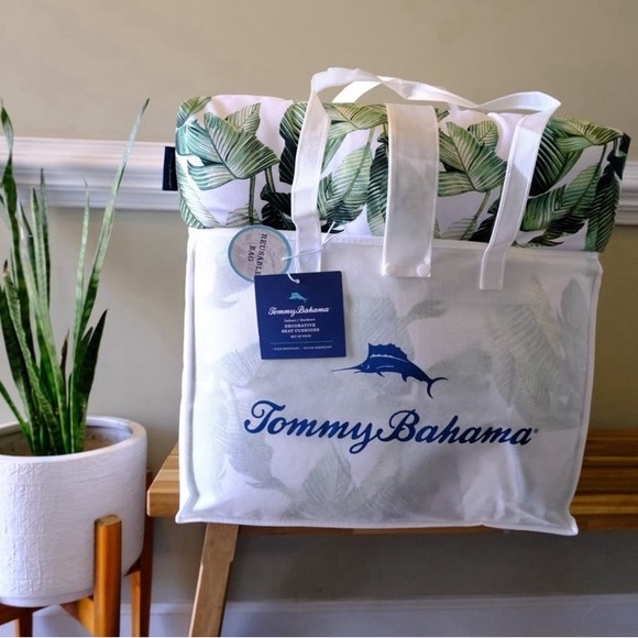 NWT 4pc Tommy Bahama Palm Tree 19 × 19 in cushion - Picture 2 of 5